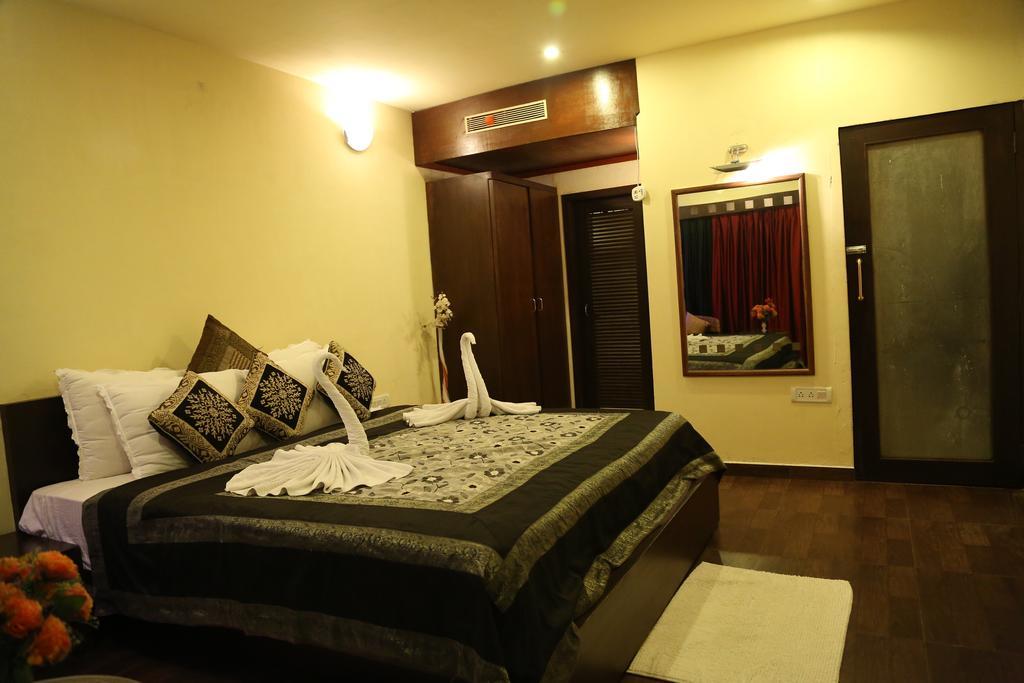 Meuse Jupiter Business And Luxury Hotel Nashik Room photo